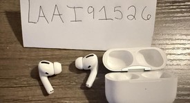 Used
													Apple AirPods Pro - MagSafe Case, photo 2 of 4
