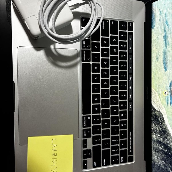 MacBook Pro 2019 - 16 inch - 512 GB, Silver, 16 GB, Intel Core i7
