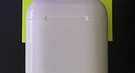 Used
													Apple AirPods 2nd Gen - Lightning Case, photo 2 of 5