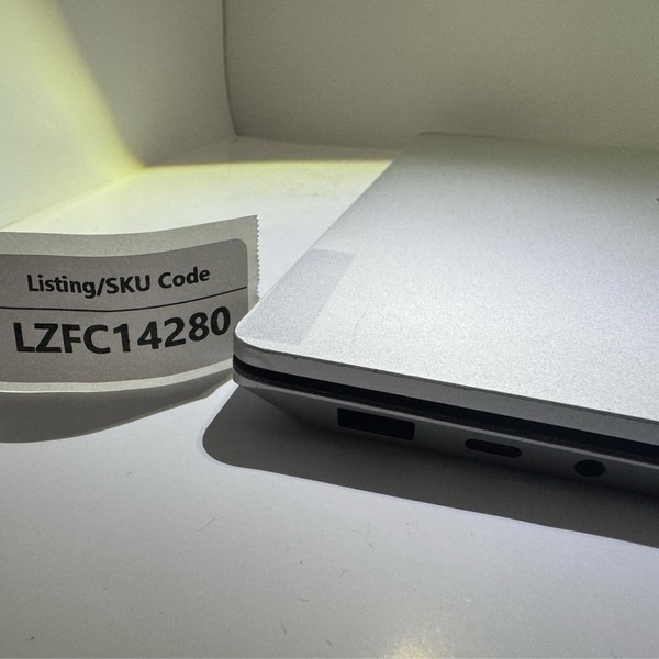 Microsoft Surface Laptop 3 - 128 GB, Platinum, 8 GB, Intel Core i5, 13.5 inch