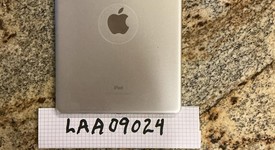 Good
													Apple iPad 5th Gen - AT&T, Silver, 32 GB, A1823, photo 2 of 5