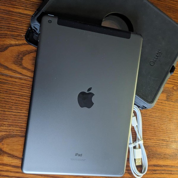 Apple iPad 8th Gen - Verizon, 32 GB, Gray, A2428