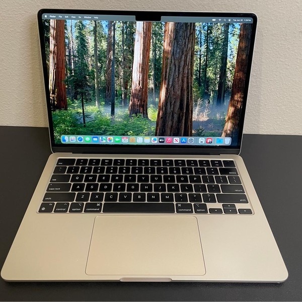 MacBook Air 2024 (M3) - 13 inch - 256 GB, Silver, 8 GB, Apple M3, 8-core GPU