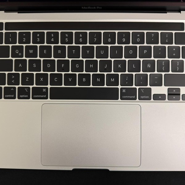 MacBook Pro 2022 - 13 inch - 256 GB, Silver, 8 GB, Apple M2