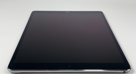 Good
													Apple iPad Pro 10.5" - Unlocked, Gray, 256 GB, photo 5 of 7