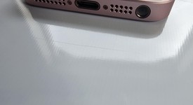 Good
													Apple iPhone SE 1st Gen 2016 - Unlocked, Rose Gold, 16 GB, A1662, photo 4 of 6