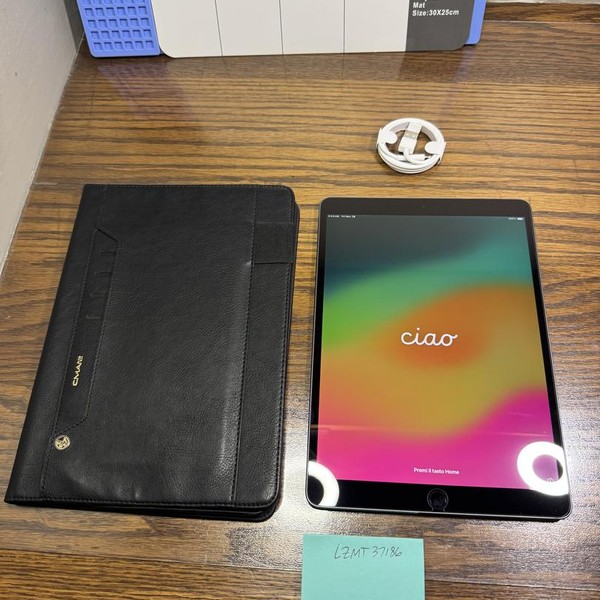 Apple iPad Pro 10.5 inch - Wi-Fi, 64 GB, Gray