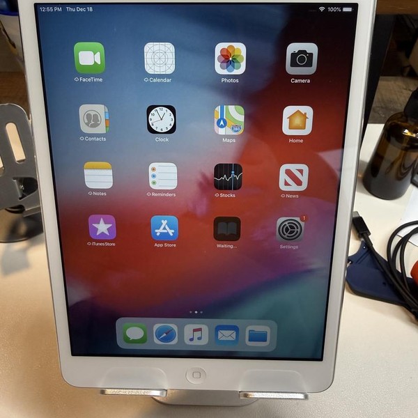 Apple iPad Mini 2 Retina - Unlocked, 32 GB, White