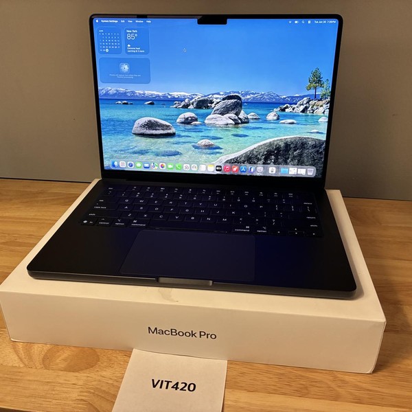 MacBook Pro 2025 - 14 inch - 512 GB, Space Black, 16 GB, Apple M5