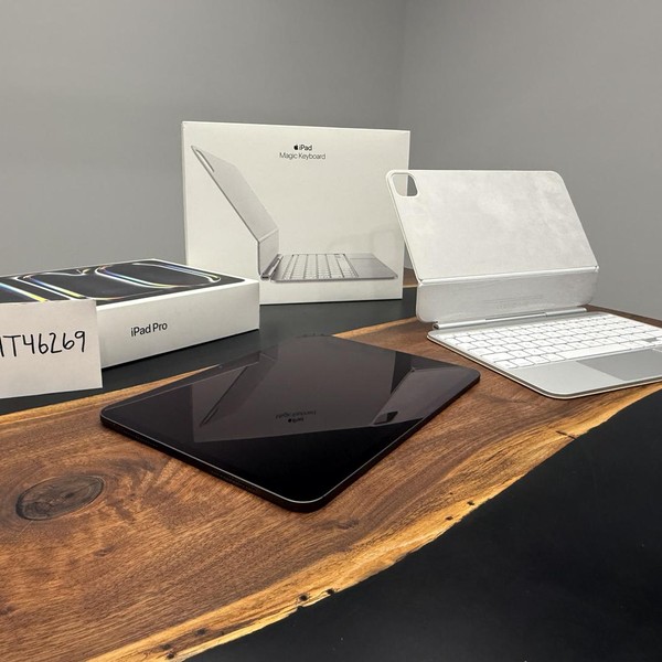 Apple iPad Pro 11 inch (M4) 2024 - Wi-Fi, 256 GB, Black, 8 GB, A2836, Standard Glass