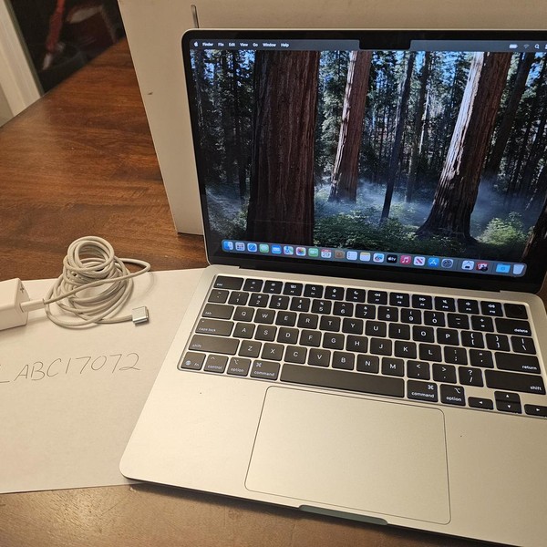 MacBook Air 2025 (M4) - 13 inch - 256 GB, Silver, 16 GB, Apple M4
