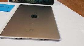 Good
													Apple iPad Pro 10.5" - Unlocked, Gray, 64 GB, photo 2 of 9
