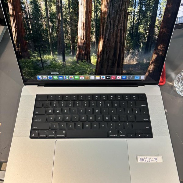 MacBook Pro 2021 - 16 inch - 1 TB, Silver, 16 GB, Apple M1 Pro 10-core