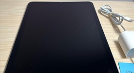 Good
													Apple iPad Air 5th Gen - Unlocked, Blue, 256 GB, A2589, photo 2 of 9