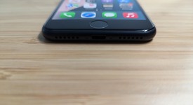 Good
													Apple iPhone SE 3rd Gen 2022 - Unlocked, Midnight, 64 GB, A2595, photo 3 of 13
