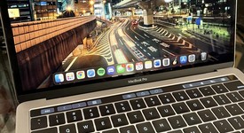 Good
													MacBook Pro 2018 (With Touch Bar) - 13" - I5, Gray, 256 GB, 16 GB, photo 3 of 9