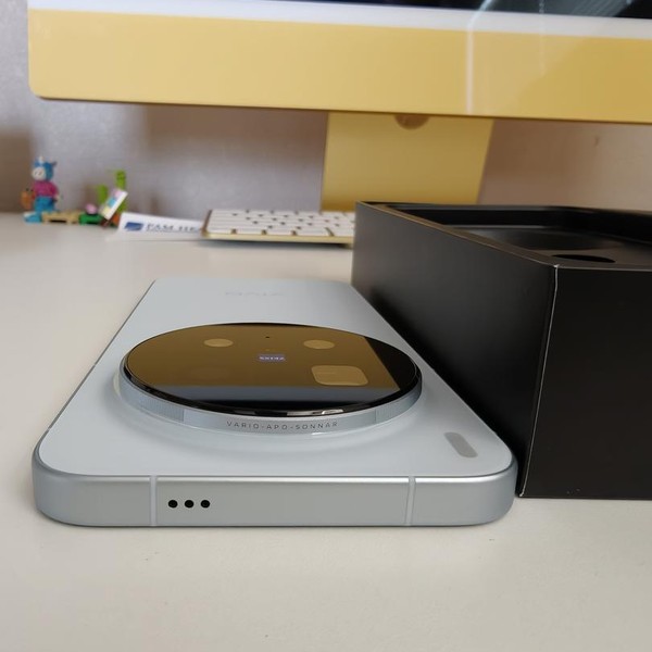 Vivo X300 Pro - Unlocked Non-US, 512 GB, Mist Blue, 16 GB