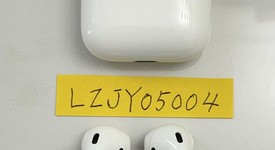 Used
													Apple AirPods 2nd Gen - Lightning Case, photo 1 of 4
