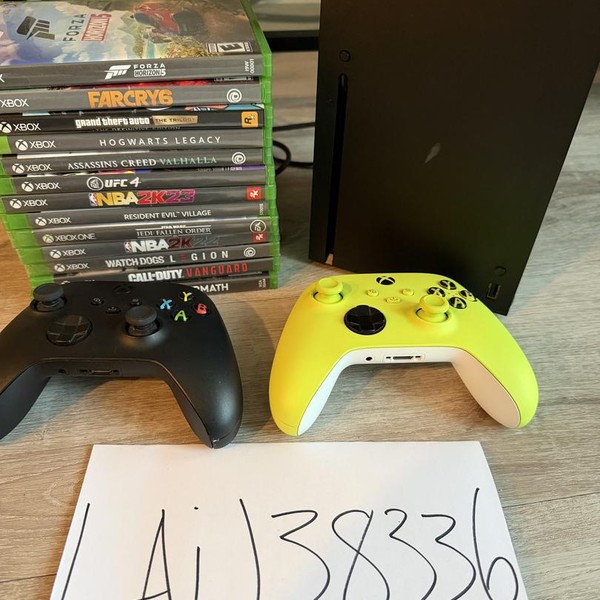 Xbox Series X (2020) - 1 TB, Black, standard