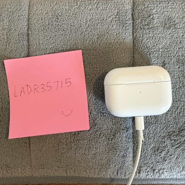 Apple AirPods Pro 2 - Lightning