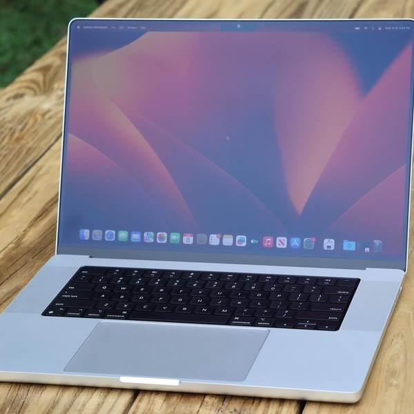 MacBook Pro 2023 - 16 inch - 1 TB, Silver, 16 GB, Apple M2 Pro 12-core