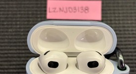 Used
													Apple AirPods 3rd Gen - Lightning Case, photo 6 of 6