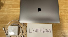 Mint
													MacBook Pro 2018 (With Touch Bar) - 15" - I7, Gray, 256 GB, 16 GB, photo 1 of 8