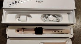 Good
													Apple Watch Series 3 38mm - Unlocked, Gold, A1860, Aluminum, photo 1 of 4