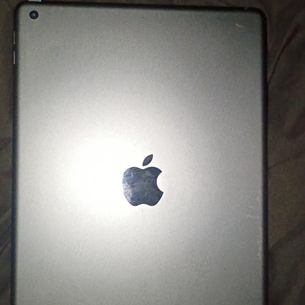 Apple iPad 8th Gen - Wi-Fi, 32 GB, Gray, A2270