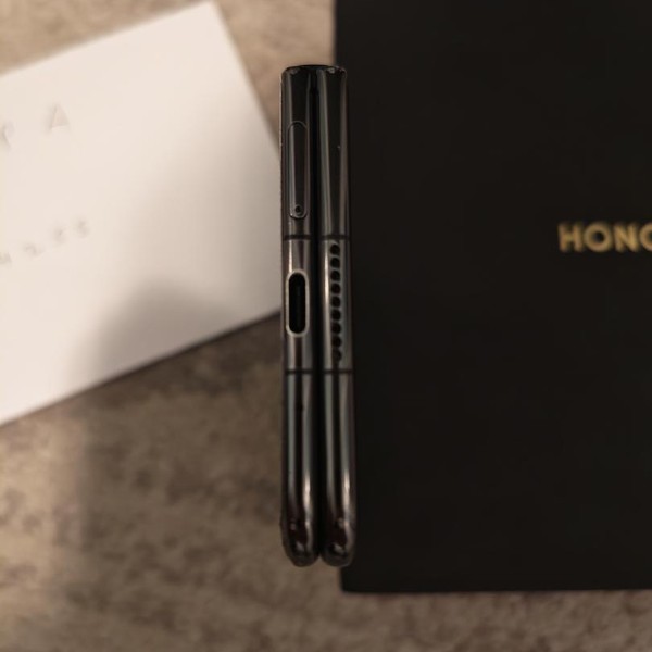 Honor Magic V2 - Unlocked Non-US, 512 GB, Black, 16 GB