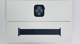 New
													Apple Watch SE 2nd Gen 40mm - Unlocked, Midnight, A2726 - Cellular, Aluminum, photo 3 of 5