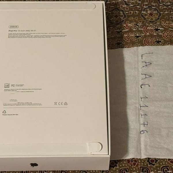 Apple iPad Pro 13 inch (M4) 2024 - Wi-Fi, 256 GB, Black, 8 GB, A2925, Standard Glass