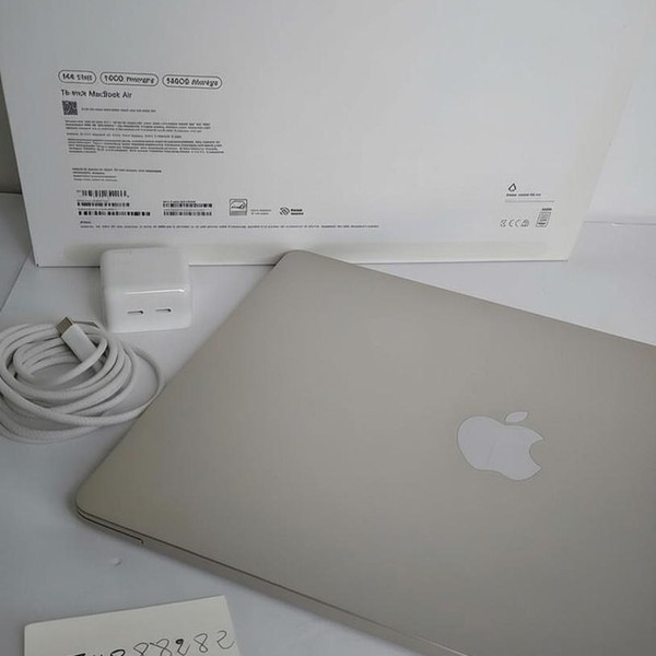 MacBook Air 2025 (M4) - 15 inch - 256 GB, Silver, 16 GB, Apple M4