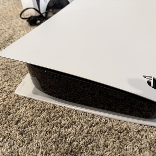 PlayStation 5 Standard Edition (2020) - 825 GB, White, Standard Edition