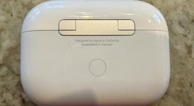 Used
													Apple AirPods Pro - Wireless Case, photo 4 of 9
