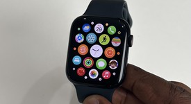 Mint
													Apple Watch SE 2nd Gen 44mm - Unlocked, Midnight, A2727 - Cellular, Aluminum, photo 2 of 15
