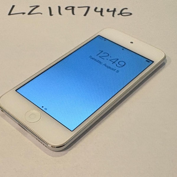 Apple iPod Touch 7th Gen - Wi-Fi, Silver, 32 GB