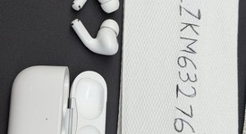 Used
													Apple AirPods Pro 2 - Lightning, photo 1 of 8