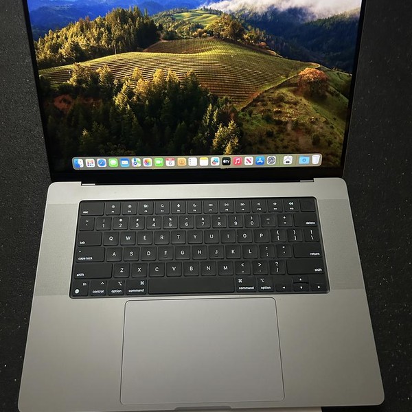 MacBook Pro 2023 - 16 inch - 8 TB, Gray, 96 GB, Apple M2 Max