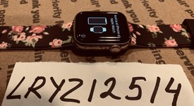 Mint
													Apple Watch Series 5 40mm - Unlocked, Gold, A2094 Cellular, Stainless Steel, photo 4 of 6
