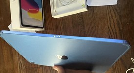Fair
													Apple iPad 10th Gen - Unlocked, Blue, 64 GB, A2757, photo 5 of 11