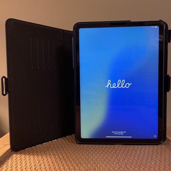 Apple iPad Air 5th Gen - Wi-Fi, 256 GB, Purple, A2588