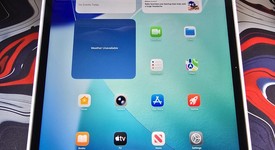 Mint
													Apple iPad Air 13" (M2) 2024 - Unlocked, Gray, 128 GB, A2899, photo 3 of 11