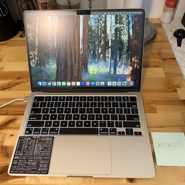 MacBook Air 2022 (M2) - 13 inch - 256 GB, Starlight, 8 GB, Apple M2