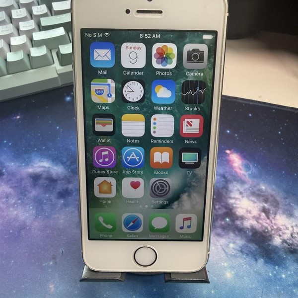 Apple iPhone 5S - Unlocked, 16 GB, Silver, A1533, GSM