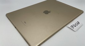 Fair
													Apple iPad Pro 12.9" 2nd Gen 2017 - Unlocked, Gold, 256 GB, photo 4 of 4