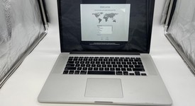 Fair
													MacBook Pro 2015 (Retina) - 15" - Silver, 512 GB, 16 GB, photo 1 of 7