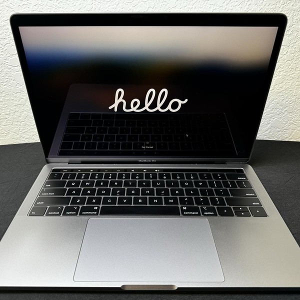 MacBook Pro 2019 - 13 inch - 256 GB, Gray, 8 GB, Intel Core i5
