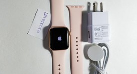 Good
													Apple Watch Series 4 40mm - Unlocked, Gold, A1975 - Cellular, Aluminum, photo 2 of 4