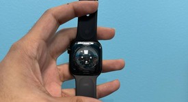 Mint
													Apple Watch Series 10 42mm - Unlocked, Black, A3001 - Cellular, Aluminum, photo 2 of 6